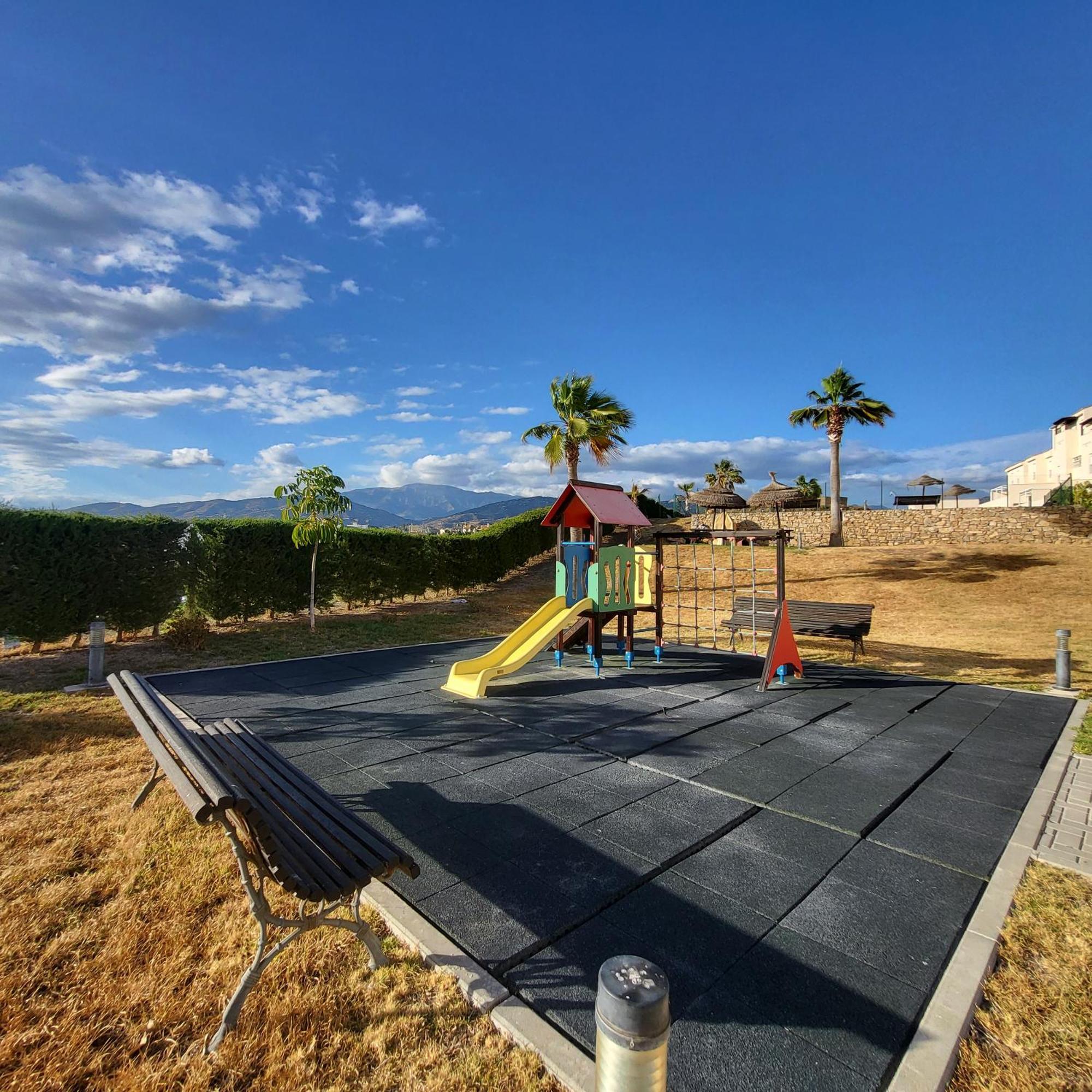 Golf En Baviera Con Vistas Al Mar Apartment กาเลตา เด เวเลซ ภายนอก รูปภาพ